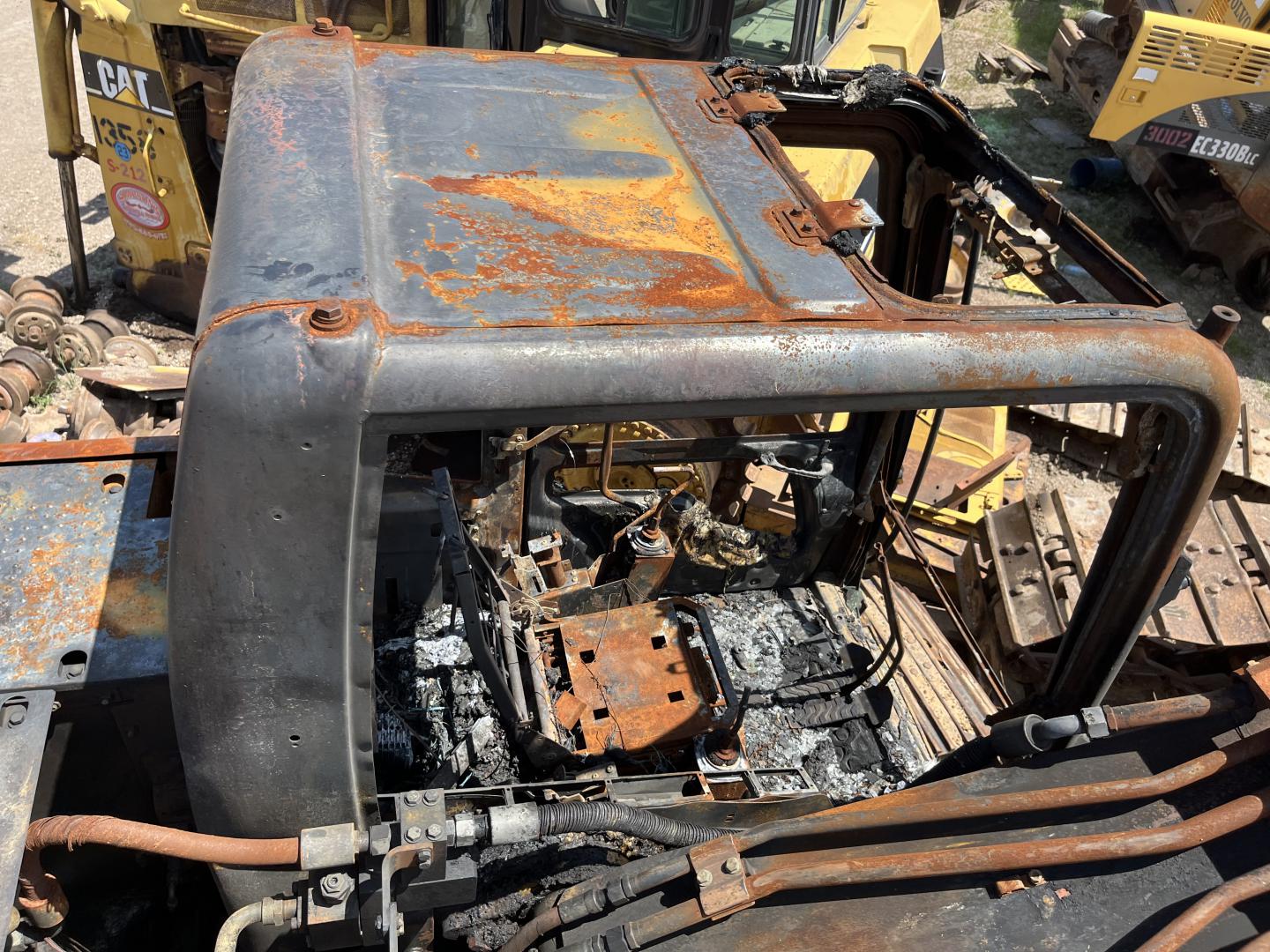 ./imagenes/INVOICE/2019/17806/EXCAVADORA CATERPILLAR 320C PARA REFACCIONES (21).JPG